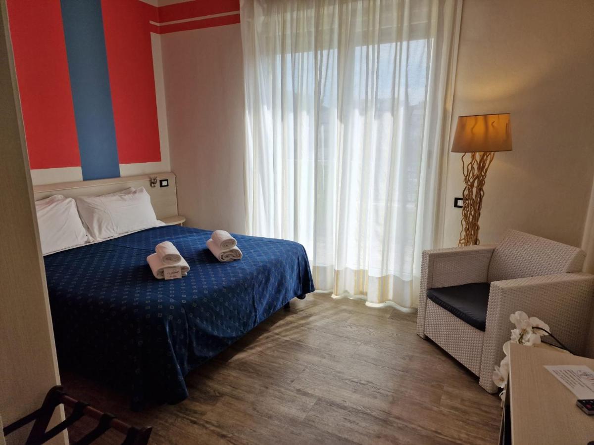 Hotel Orchidea Lignano Sabbiadoro Exterior photo