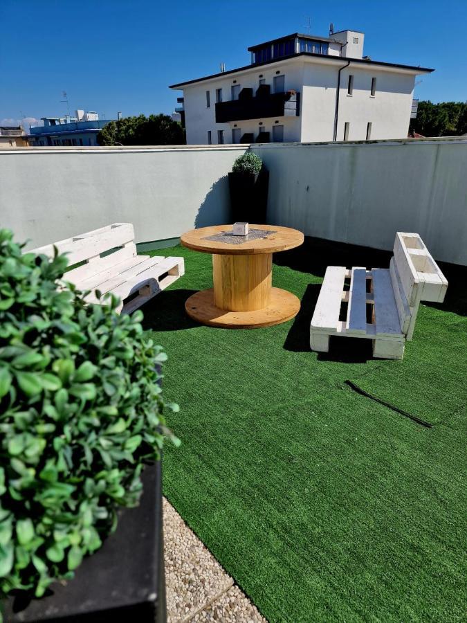 Hotel Orchidea Lignano Sabbiadoro Exterior photo