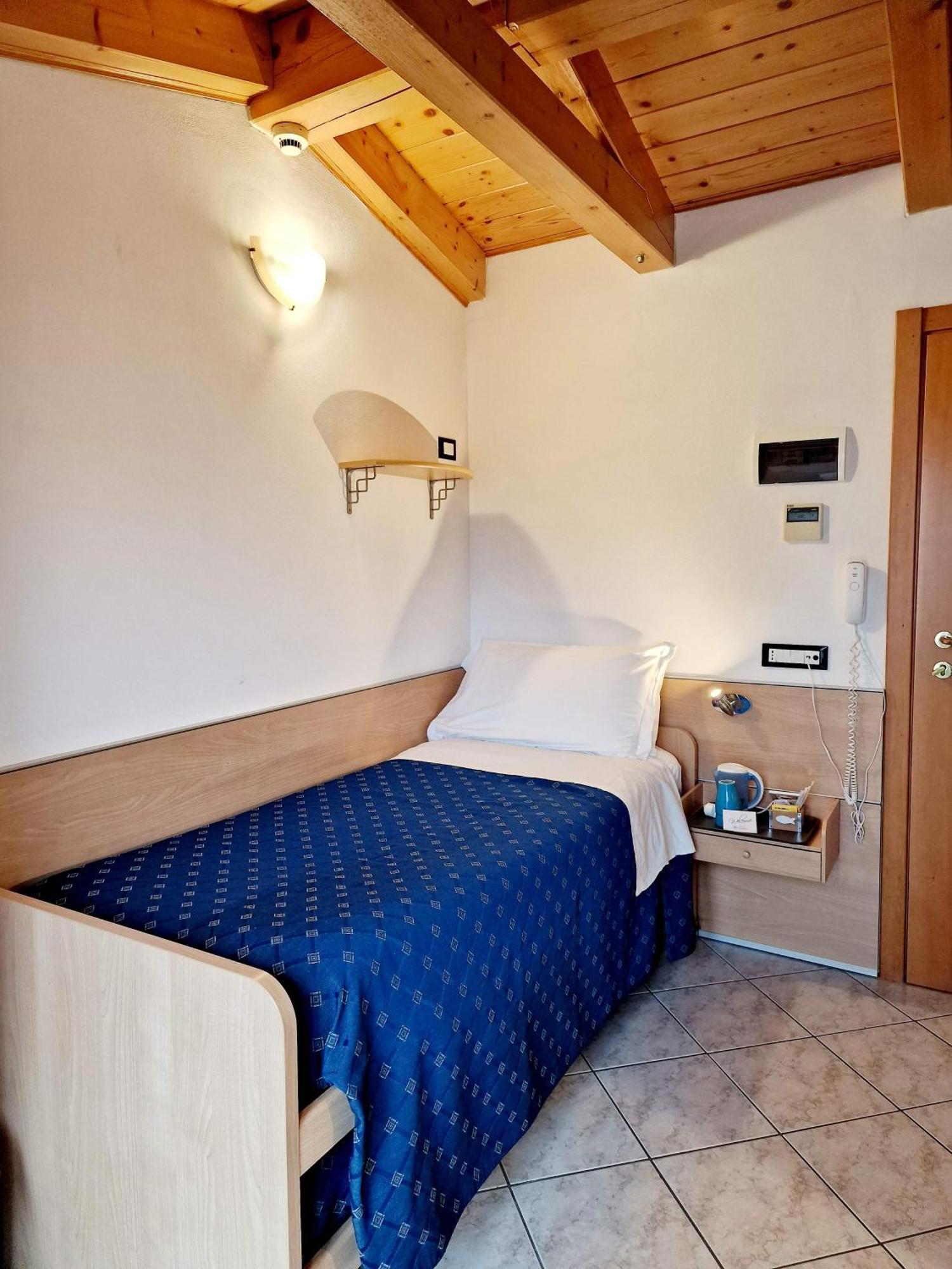 Hotel Orchidea Lignano Sabbiadoro Exterior photo