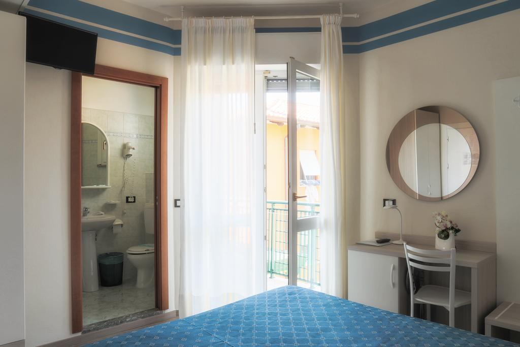 Hotel Orchidea Lignano Sabbiadoro Exterior photo